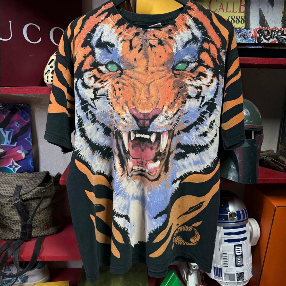 Vintage 90’s Liquid Blue Tiger T-Shirt Rare Adult Size XLarge